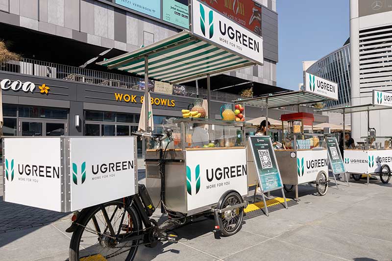 Gastro-Bike mieten für eine Promotion in Berlin, um Produkte und Snacks direkt an Besucher zu verteilen.