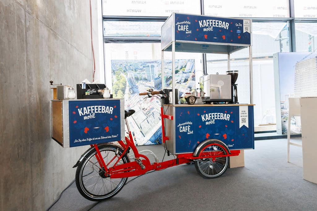 Ein Coffee-Bike Berlin mit professioneller Ausstattung als mobile Kaffeebar.